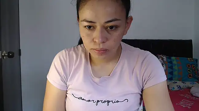 Snapshot of mayhott2 chatting on January 21, 2025, 3:21 pm mayhott2 online show from January 21, 2025, 3:21 pm