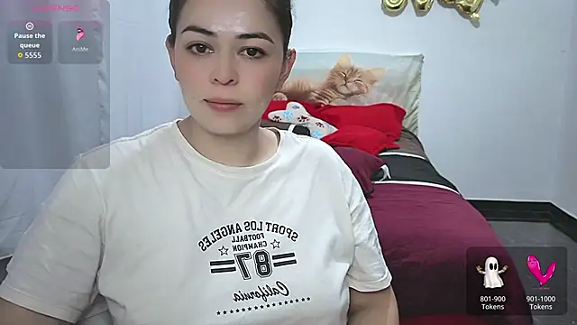 mayhott2 online show from May 9, 2026, 2:17 am
