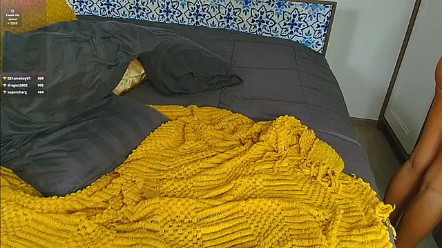 Snapshot of Alice_N_Wooderland chatting on December 14, 2024, 6:35 am Alice N Wooderland online show from December 14, 2024, 6:35 am