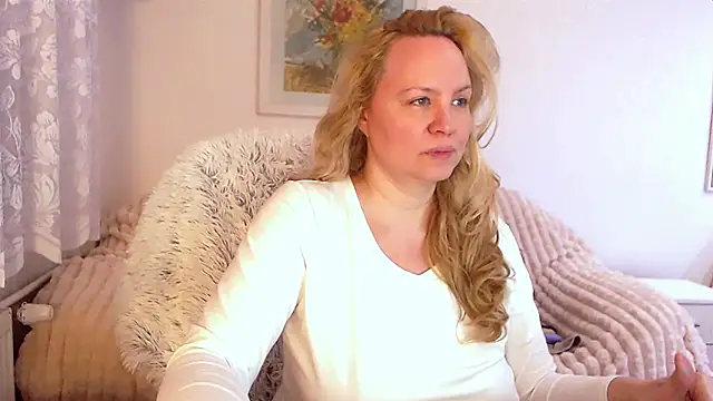 Sarah4you online show from January 6, 2025, 9:43 pm