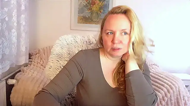 Sarah4you online show from January 7, 2025, 9:46 pm