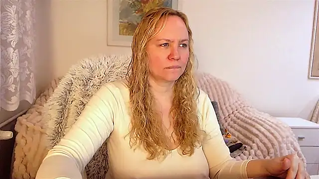 Sarah4you online show from January 12, 2025, 4:08 pm