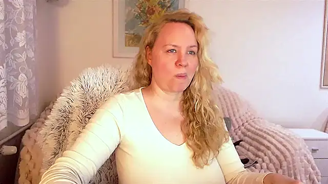 Sarah4you online show from January 12, 2025, 8:57 pm