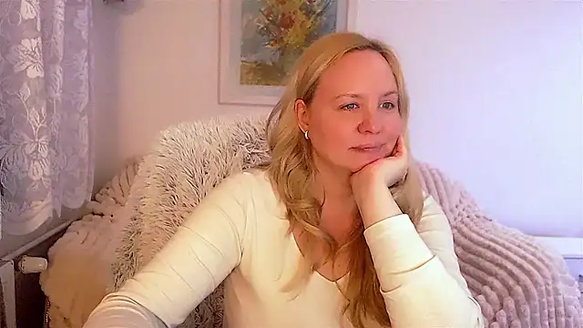 Sarah4you online show from January 16, 2025, 9:30 pm