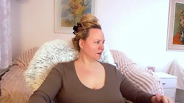 Sarah4you online show from February 15, 2025, 9:48 pm