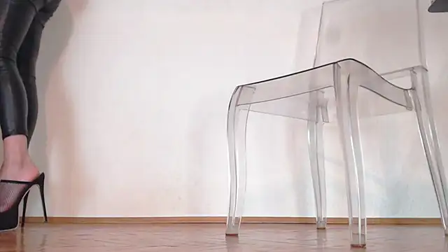 Snapshot of Lady-Nymph chatting on January 29, 2025, 3:47 pm Lady-Nymph online show from January 29, 2025, 3:47 pm