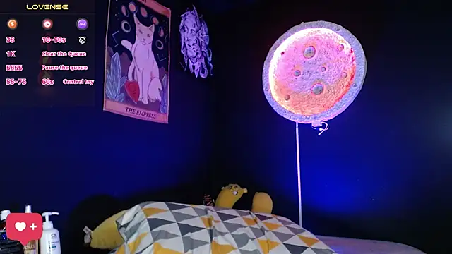 girl intense444 online show from November 27, 2025, 1:13 pm