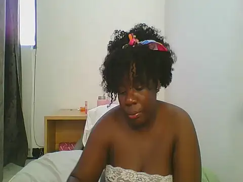 Snapshot of Deliciousgal chatting on December 20, 2024, 9:32 am Deliciousgal online show from December 20, 2024, 9:32 am