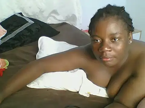 Snapshot of Deliciousgal chatting on January 6, 2025, 4:34 pm Deliciousgal online show from January 6, 2025, 4:34 pm