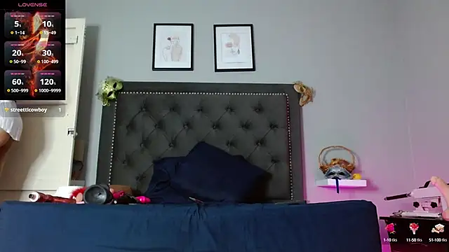 Snapshot of CharlotteLemke chatting on September 20, 2025, 1:01 pm CharlotteLemke online show from September 20, 2025, 1:01 pm