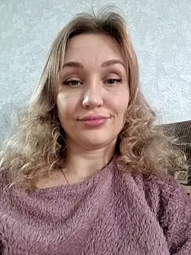 Snapshot of ModelEva chatting on March 19, 2025, 12:45 pm ModelEva online show from March 19, 2025, 12:45 pm