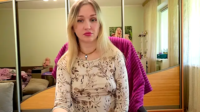 ModelEva online show from May 2, 2026, 9:03 am
