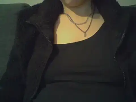 Snapshot of geilmeisje98 chatting on March 7, 2025, 9:48 pm geilmeisje98 online show from March 7, 2025, 9:48 pm