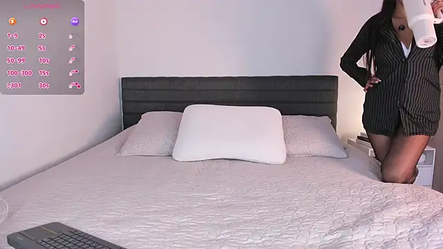 Snapshot of thinysweet chatting on February 19, 2026, 12:56 pm thinysweet online show from February 19, 2026, 12:56 pm