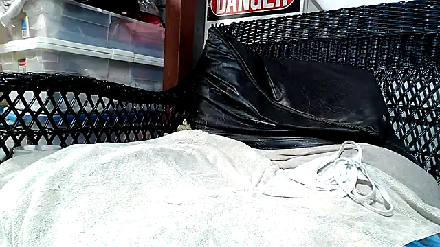 Snapshot of HungHawaiian808@xh chatting on September 23, 2025, 9:18 pm HungHawaiian808xh online show from September 23, 2025, 9:18 pm