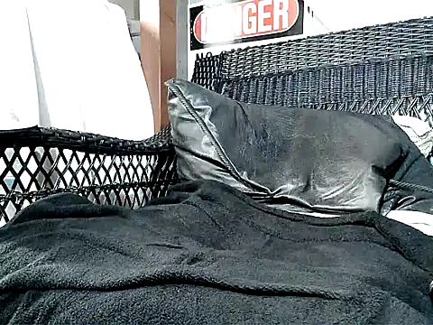 Snapshot of HungHawaiian808@xh chatting on October 31, 2025, 10:55 pm HungHawaiian808xh online show from October 31, 2025, 10:55 pm