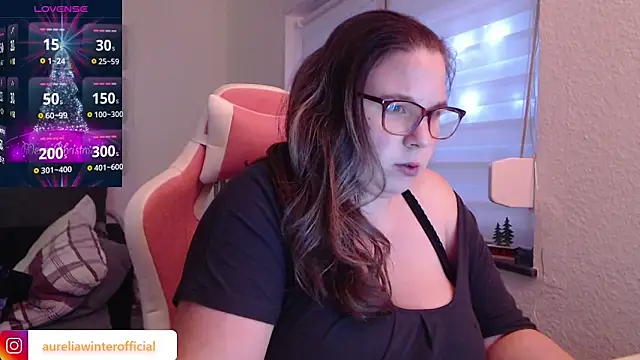 Snapshot of AureliaWinter chatting on December 2, 2024, 3:47 pm AureliaWinter online show from December 2, 2024, 3:47 pm