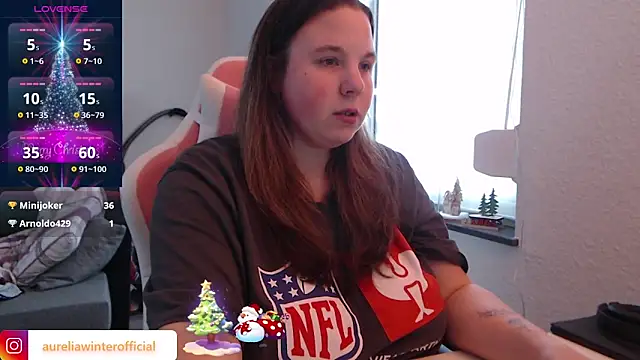 Snapshot of AureliaWinter chatting on December 10, 2024, 10:28 am AureliaWinter online show from December 10, 2024, 10:28 am