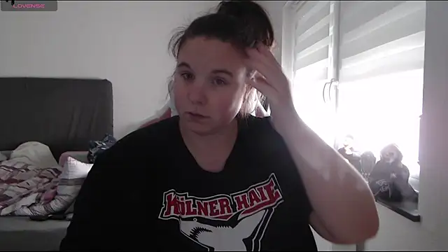 AureliaWinter online show from November 2, 2025, 10:28 am