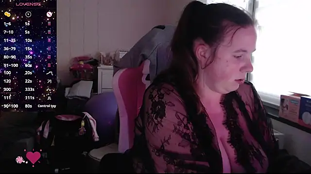 Snapshot of AureliaWinter chatting on June 12, 2026, 7:02 pm AureliaWinter online show from June 12, 2026, 7:02 pm