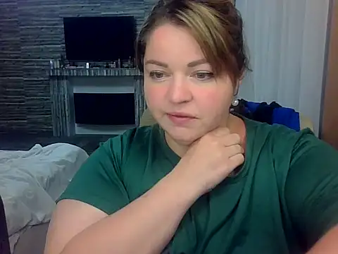 Snapshot of cute__cherry chatting on May 20, 2026, 6:47 pm cute cherry online show from May 20, 2026, 6:47 pm
