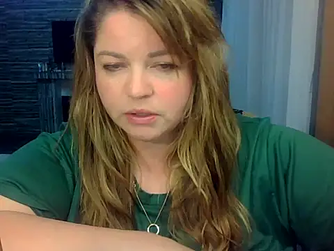 Snapshot of cute__cherry chatting on May 25, 2026, 8:15 pm cute cherry online show from May 25, 2026, 8:15 pm
