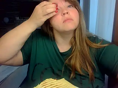Snapshot of cute__cherry chatting on June 4, 2026, 7:25 am cute cherry online show from June 4, 2026, 7:25 am