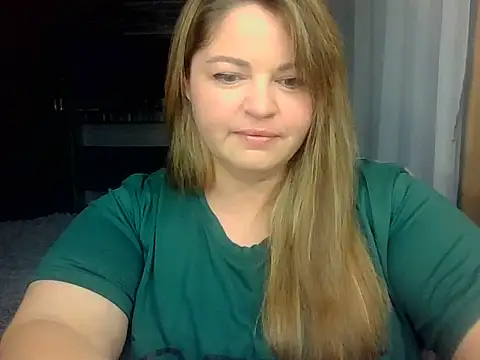 Snapshot of cute__cherry chatting on June 6, 2026, 6:34 pm cute cherry online show from June 6, 2026, 6:34 pm