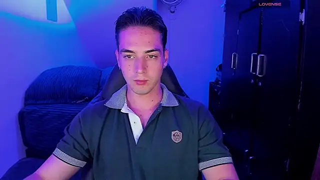 Snapshot of Alex_smith00 chatting on December 22, 2024, 10:58 pm Alex smith00 online show from December 22, 2024, 10:58 pm