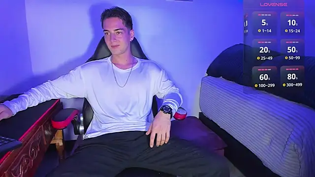 Snapshot of Alex_smith00 chatting on March 1, 2025, 2:48 am Alex smith00 online show from March 1, 2025, 2:48 am