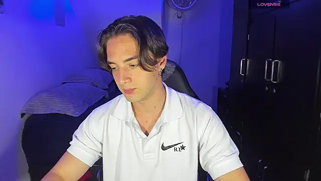 Snapshot of Alex_smith00 chatting on September 14, 2025, 1:49 am Alex smith00 online show from September 14, 2025, 1:49 am