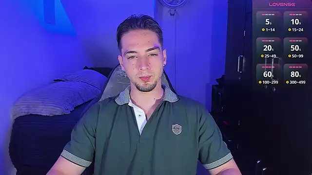 Snapshot of Alex_smith00 chatting on October 11, 2025, 2:33 am Alex smith00 online show from October 11, 2025, 2:33 am