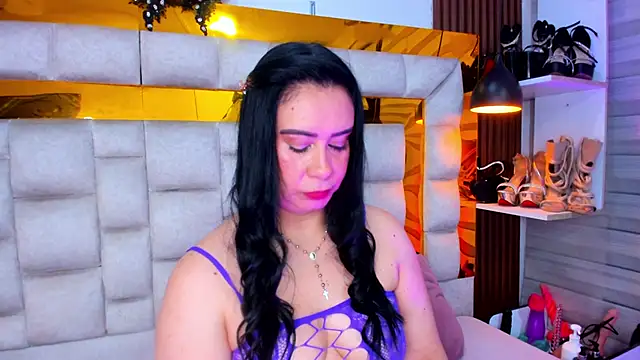 bigass monic online show from June 15, 2026, 2:14 am