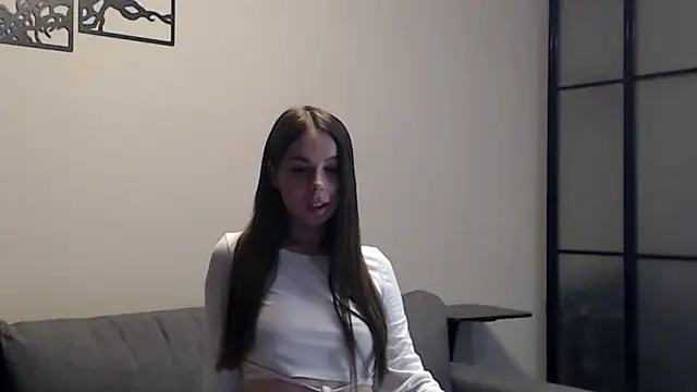 Melanie Scott Richerds online show from September 28, 2025, 9:09 pm