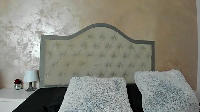 JennaMyers online show from November 7, 2025, 8:09 pm