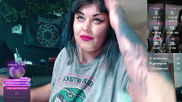 Snapshot of Psychobitch7 chatting on June 8, 2026, 10:37 am Psychobitch7 online show from June 8, 2026, 10:37 am