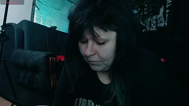 Snapshot of Psychobitch7 chatting on June 17, 2026, 6:27 am Psychobitch7 online show from June 17, 2026, 6:27 am