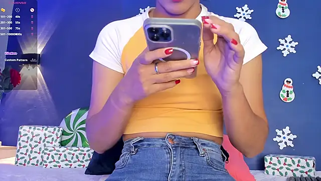 alysson 18 online show from December 19, 2024, 2:02 pm
