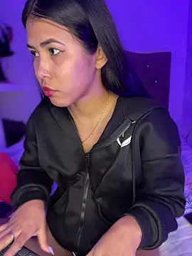 alysson 18 online show from May 6, 2026, 12:54 pm
