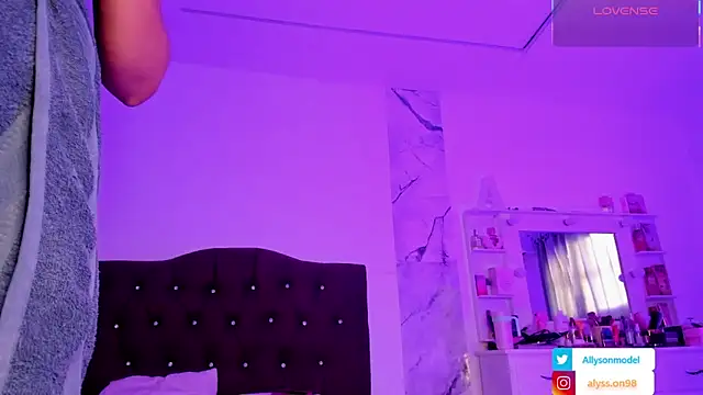 alysson 18 online show from May 9, 2026, 12:54 pm