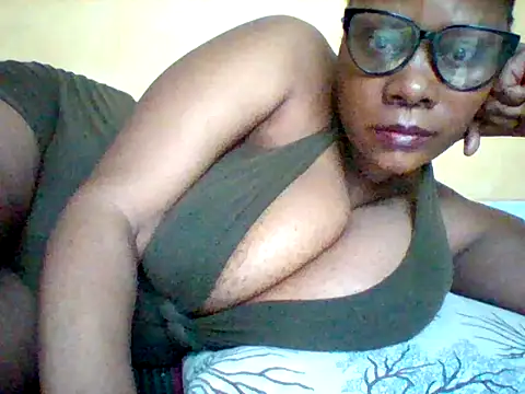 Snapshot of Africangal chatting on June 1, 2026, 6:37 am Africangal online show from June 1, 2026, 6:37 am
