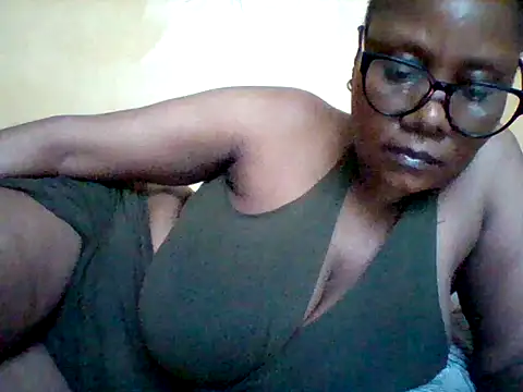Snapshot of Africangal chatting on June 2, 2026, 8:27 am Africangal online show from June 2, 2026, 8:27 am
