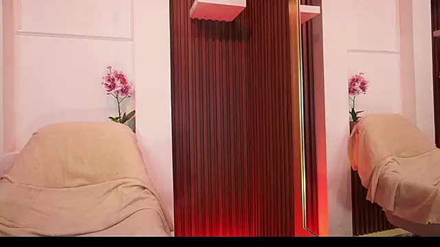 Snapshot of MaddyWattson chatting on October 20, 2025, 11:43 am MaddyWattson online show from October 20, 2025, 11:43 am