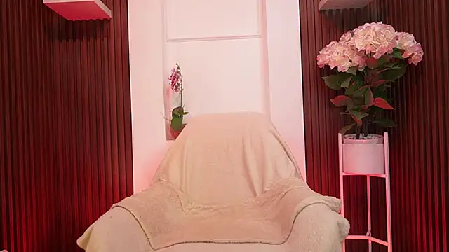 Snapshot of MaddyWattson chatting on October 25, 2025, 11:40 am MaddyWattson online show from October 25, 2025, 11:40 am