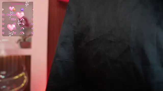 Snapshot of MaddyWattson chatting on October 31, 2025, 11:33 am MaddyWattson online show from October 31, 2025, 11:33 am