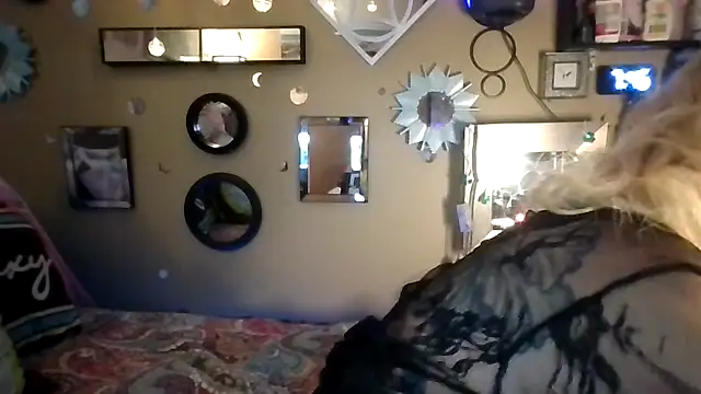 marilyn420 online show from February 11, 2026, 5:45 am