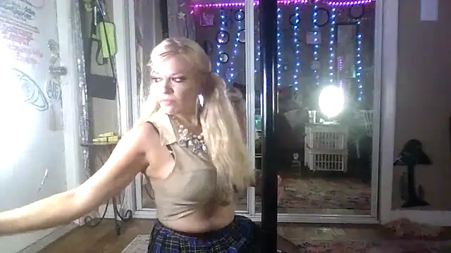 Snapshot of marilyn420 chatting on June 14, 2026, 7:10 am marilyn420 online show from June 14, 2026, 7:10 am