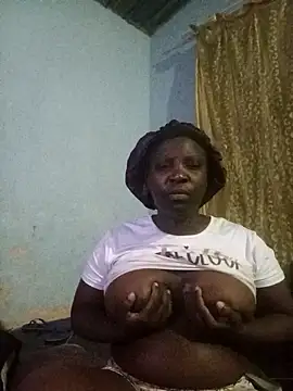 Snapshot of Cinderellablack chatting on November 13, 2025, 1:37 am Cinderellablack online show from November 13, 2025, 1:37 am