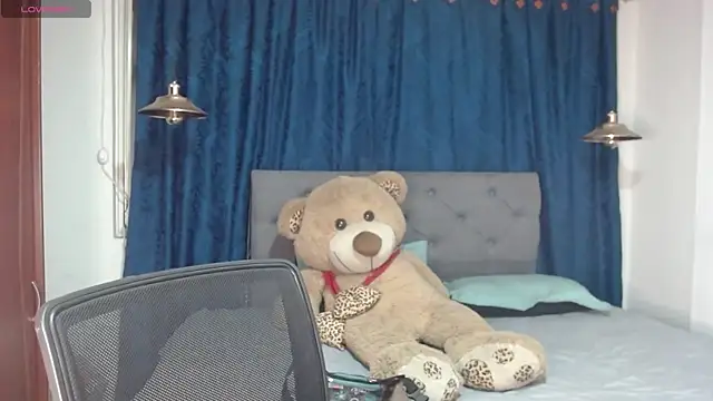 sarah lovesu online show from September 22, 2025, 8:33 pm