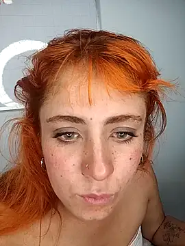 sarah lovesu online show from September 27, 2025, 2:33 pm